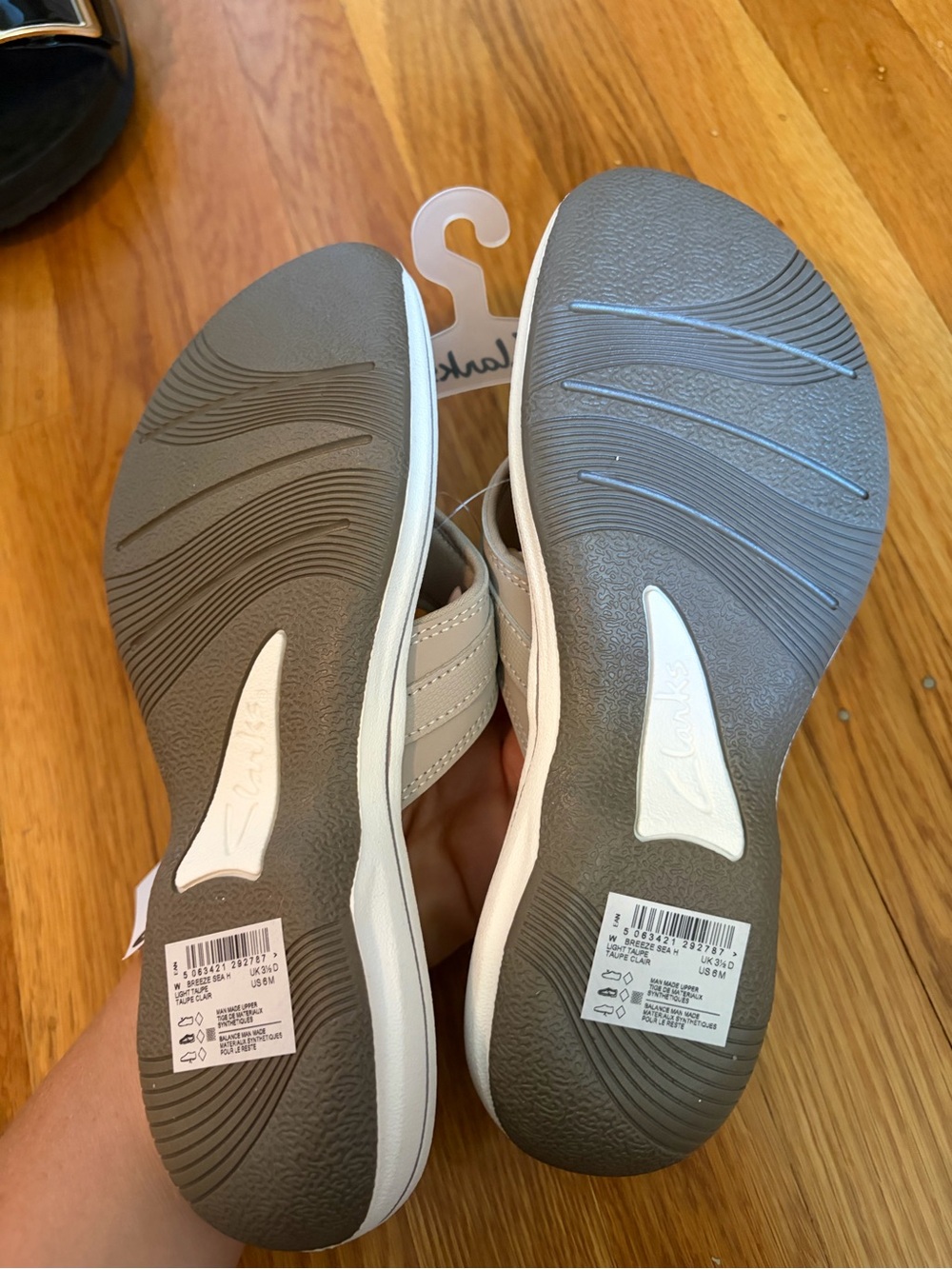 Clarks Cloudsteppers Women's Sandals in Light Beige - Picture 3 of 3